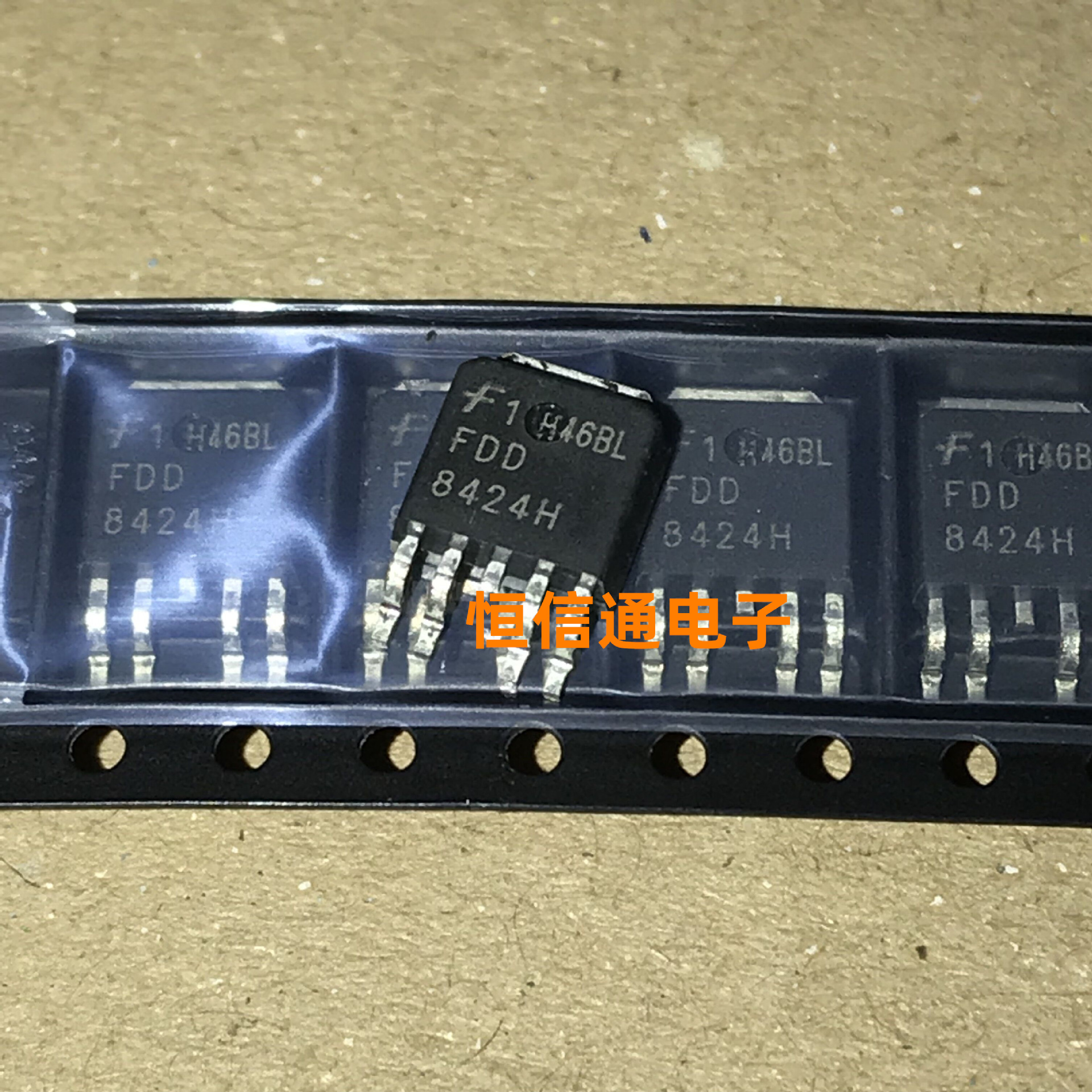 全新进口 FDD8424H N/P沟道 20A 40V TO-252-4 MOS管 实图拍摄