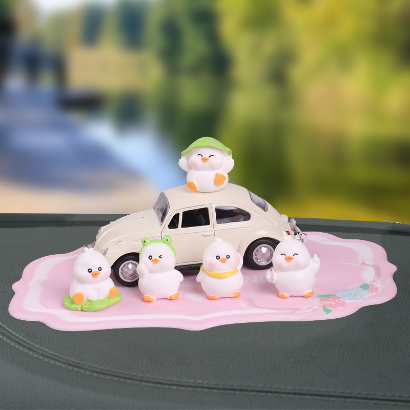 2024 nueva linda hoja de loto patito niña interior consola central decoración de pantalla de navegación adorno de adorno de coche de dibujos animados