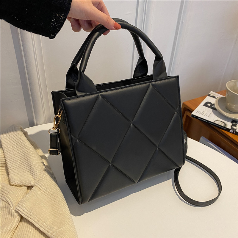 thumbnail image 1 of Nuevo diseño de moda para la primavera de 2025, bolso tote de cuadros sencillo y de gran capacidad, bolso de hombro y bandolera para mujer., 1 of 10