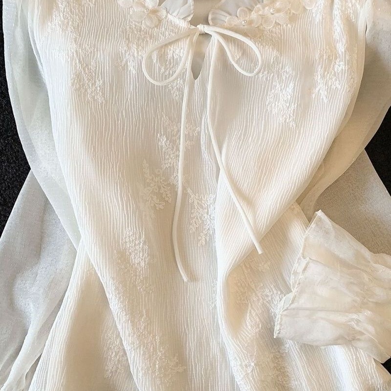 Lace Collar Tie-Up Shirt for Women, Long-Sleeved Spring-Style Top, French New Style 2026, Gentle Style, White Lace