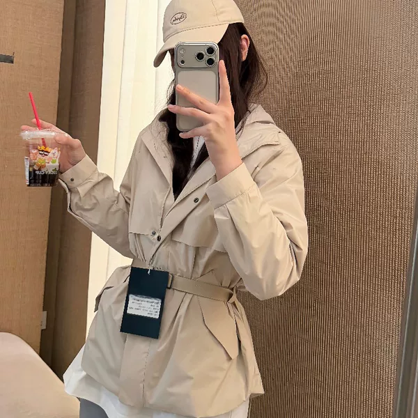 Affordable Alternative to Big Brand Waist-Cinching Jackets for Spring and Autumn, Outdoor Hiking, Commuting, Casual Women's Hooded Windbreaker, In-Stock Wholesale