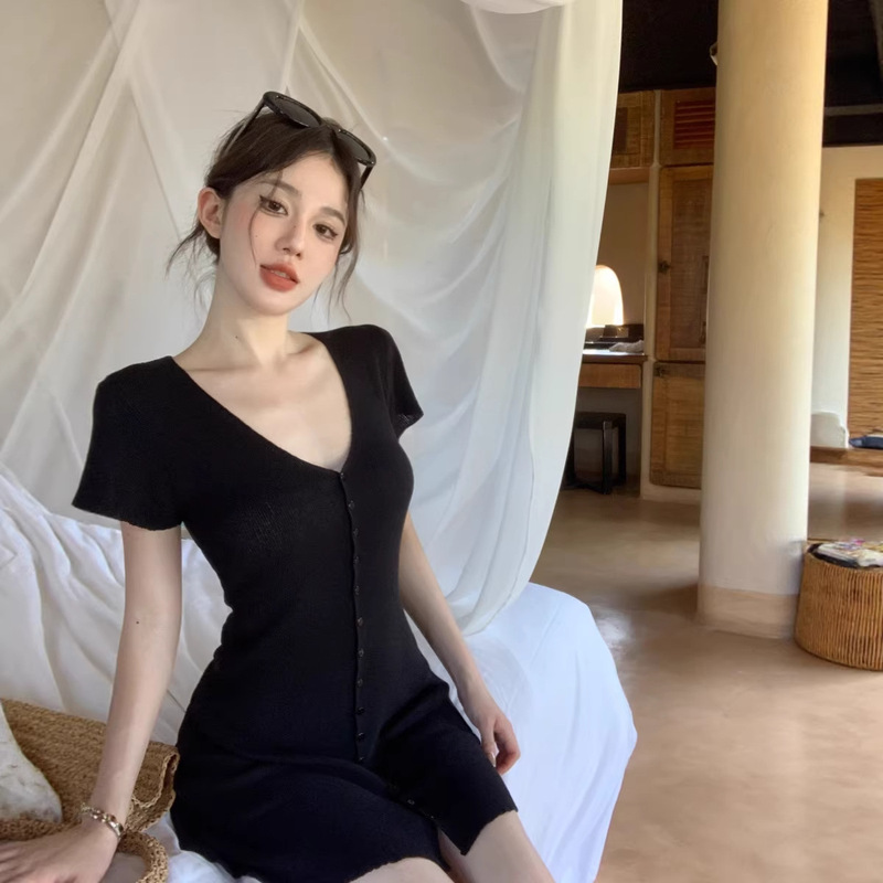 Rixo Dore French-Style Summer Black Short-Sleeve Dress for Women, Waist-Cinching, Elegant V-Neck, Lightweight Pure Desire Knit Short Dress