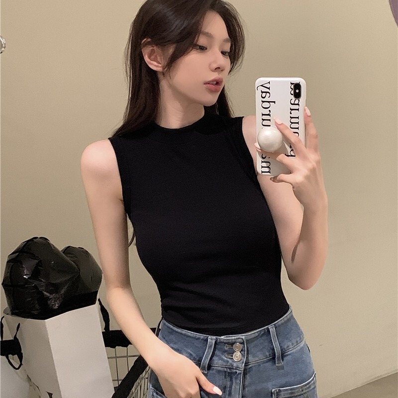 Black High-End Round Neck Sleeveless Vest for Women Spring 2025 New Style Slim Fit Hot Girl Outer Wear Short Top