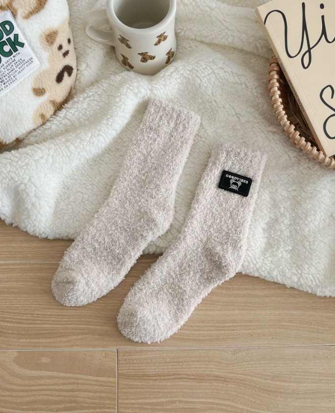 Calcetines de Piso de Tubo Medio para Mujer de Poliéster Térmicos y Antiolor para el Hogar en Invierno image 9
