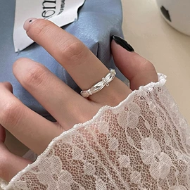 项链;戒指;耳钉