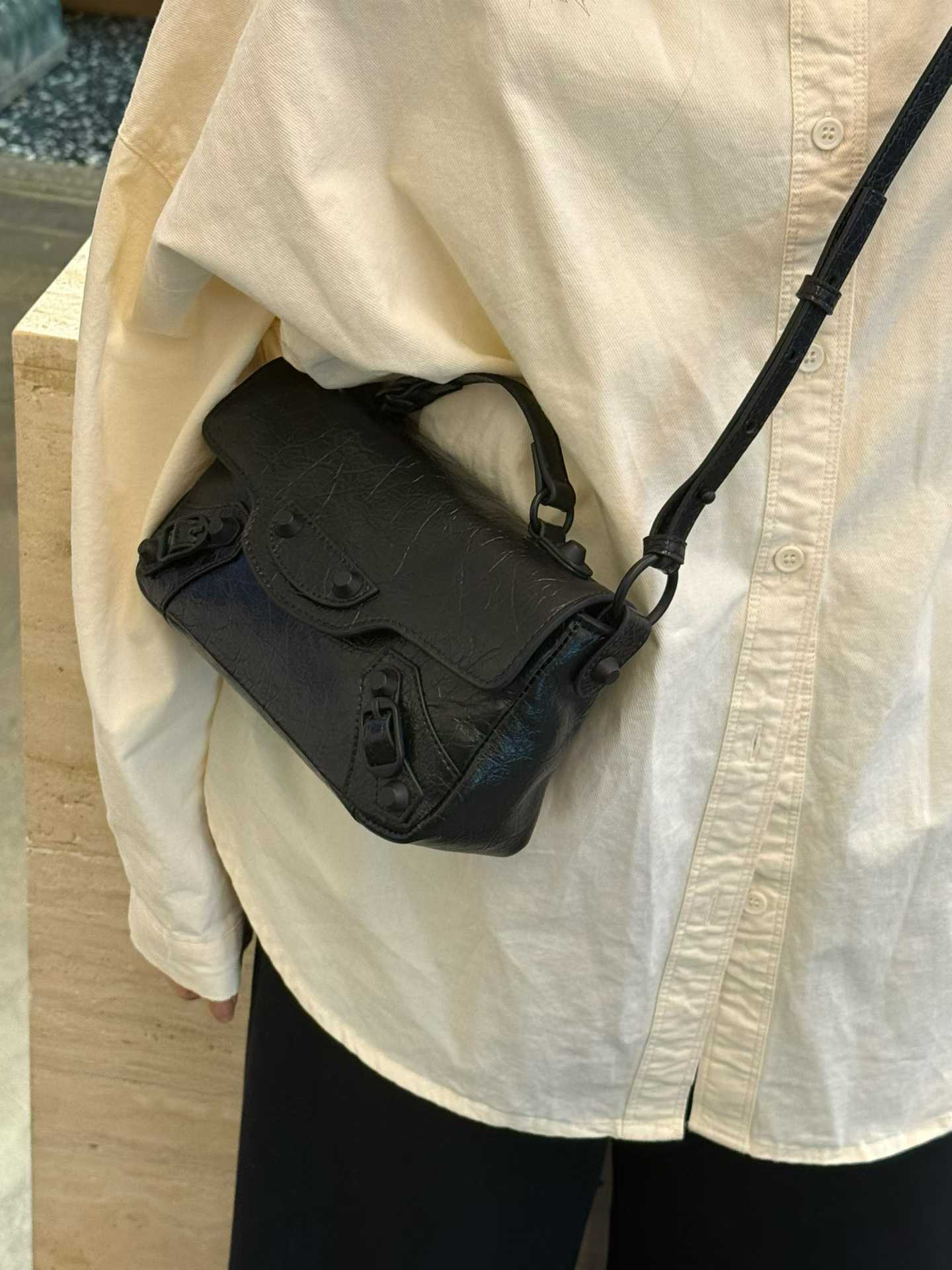 Trendy Motorcycle Flap Bag Top Grain Oil Wax Cowhide Crossbody Bag Riveted Shoulder Bag Small Genuine Leather Women's Handbag - Thumbnail 6