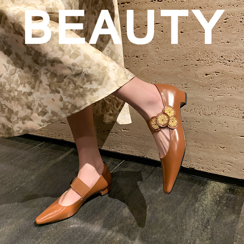 Elegant retro autumn Mary Jane shoes with a strap heels square toe