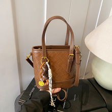 �羳Ů��2026�¿�μ�б��С�����W�t�n��ˮͰ��������X��������