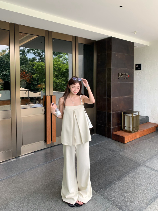 女性用ニッチノンコリジョンスーツ、夏のバックレスチューブトップサスペンダー、韓国風シックな新しいフロアレングスワイドレッグパンツの完全なセット|undefined