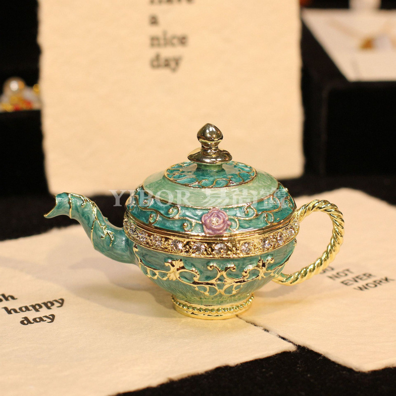 Caja de joyería de color de esmalte de metal Tetera creativa Decoración pequeña Retro chapado en oro Diamante Artesanía pintada a mano Regalo en stock