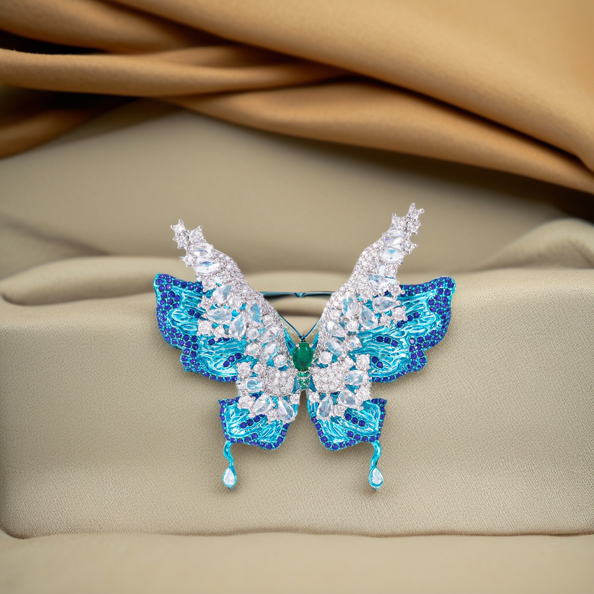 European and American Heavy Industry Double-Layer Butterfly Brooch for Women, Micro-Paved Zircon, Luxurious Elegant, High-End Corsage Dinner Accessories