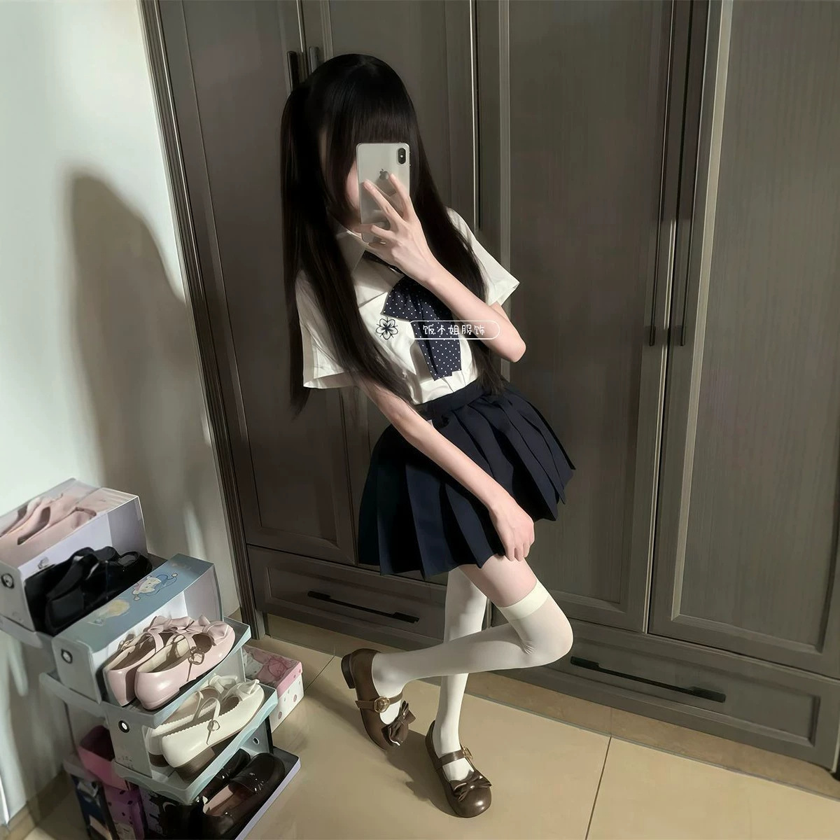 日系JK制服穿搭白色刺绣樱花衬衣搭配绀色百褶裙校供感软妹套装女