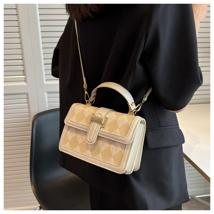 Niche Design Sense Handbag Bag Female 2023 New Rhombus all-match Small square bag high-grade texture one-shoulder Messenger bag_voghion.com
