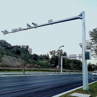 �O�ؗU�����O�����Ľ�ͨ��̖���U�t�G���U��·��^��·�O������