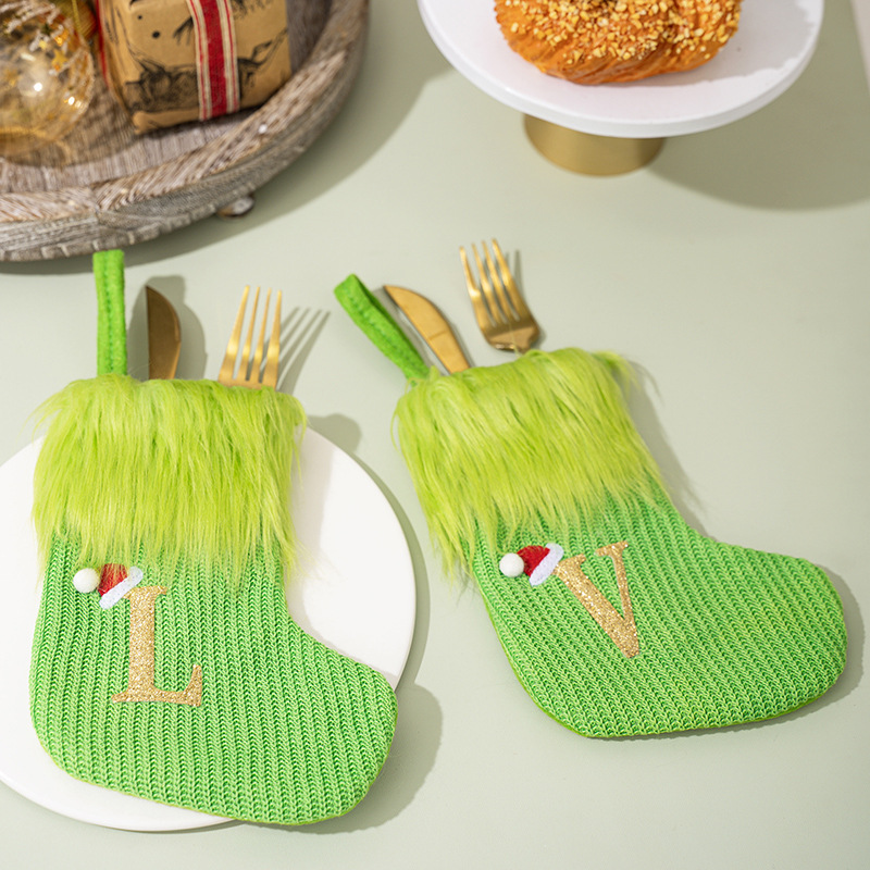 Julepynt grøn strikket bogstav julesokker DIY navn hjemmevedhæng_voghion.com
