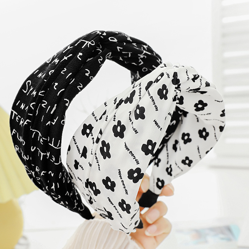 Korean Style Internet Celebrity Wide-brimmed Letter Headband Creative Smiley Face Flower Hairpin Fabric Cross Hair Fixer Face Wash Hair Bands F614 display picture 11