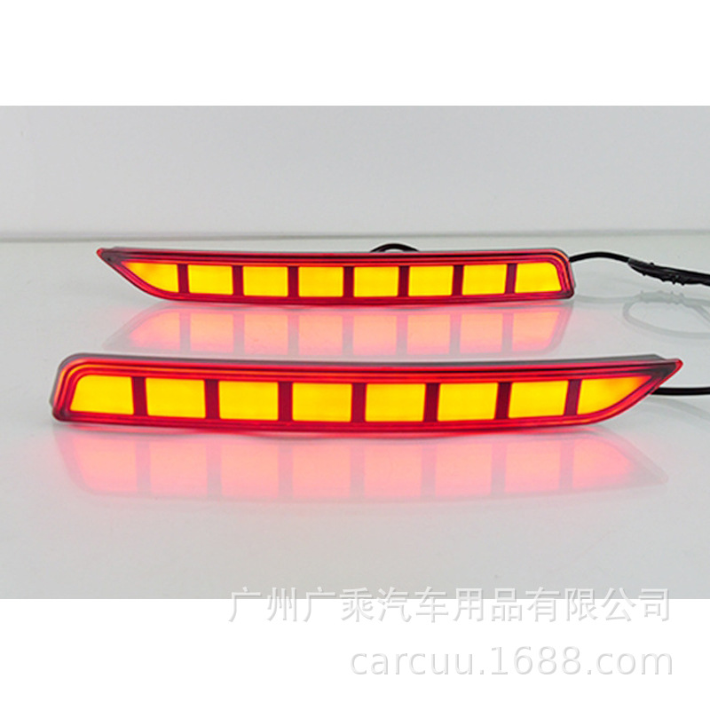 Aplicable para Chevrolet Suburban 20 - 23 Lámpara de barra trasera Lámpara de freno LED Lámpara de prevención de colisión trasera Lámpara de advertencia de niebla trasera