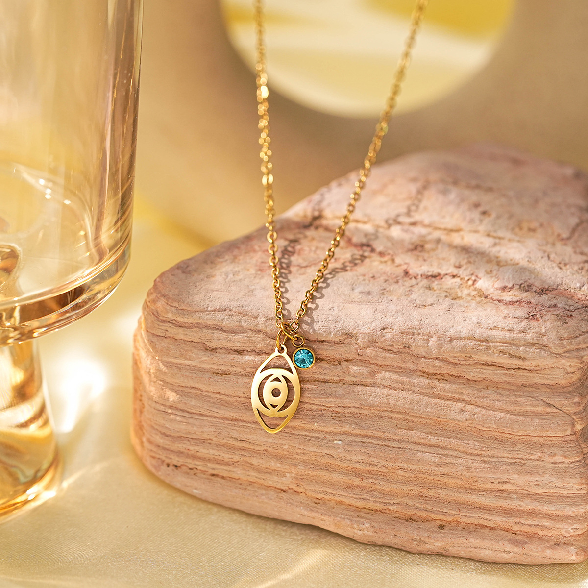 Joyería Al Por Mayor Estilo Clásico Estilo IG Cruzar Palma Ojo Acero Inoxidable 304 Diamantes De Imitación Enchapado Collares De Acero Inoxidable display picture 6