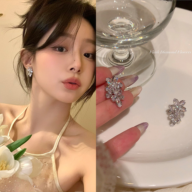 小众独特锆石花朵耳环女2025新款高级感气质耳钉精致时尚百搭耳饰|undefined