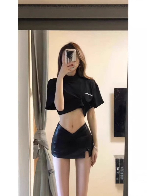 Sexy Spice Girl Low Waist V Design Sense Anti-slip Short Skirt Autumn and Winter PU Leather Skirt Split Slimming Hip Skirt for Women
