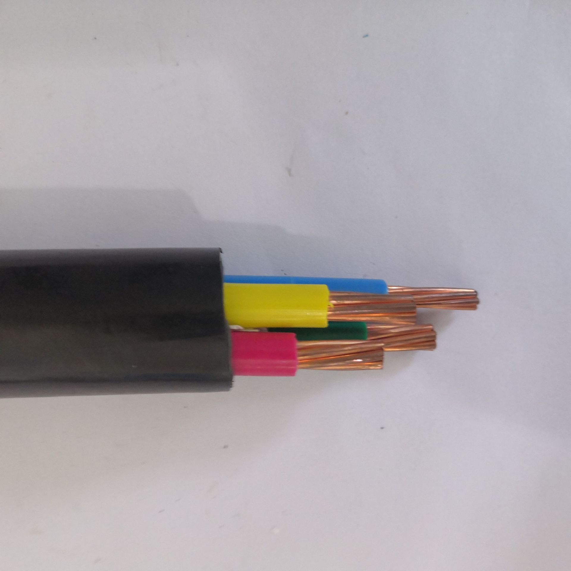 刚强线缆0.6/1KV3+1芯聚氯乙烯绝缘聚氯乙烯护套电缆VV3X16+1X10