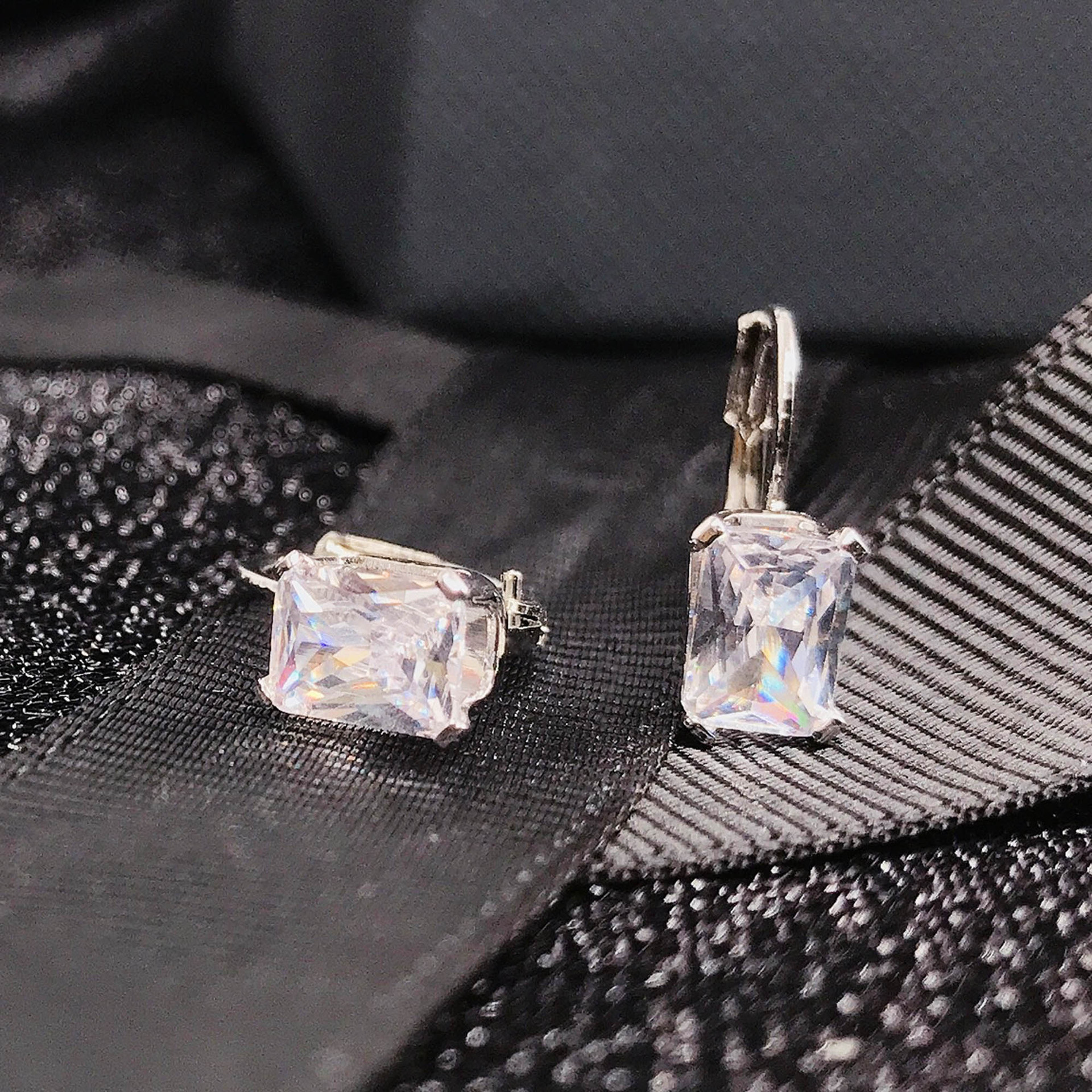 Simulation Moissan Diamond Earrings Square Diamond Copper Earrings display picture 9