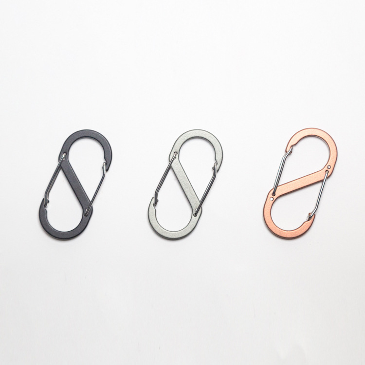 Medium S-type carabiner 8-character buckle backpack quick hook buckle aluminum alloy outdoor camping multi-functional hanging buckle water cup buckle