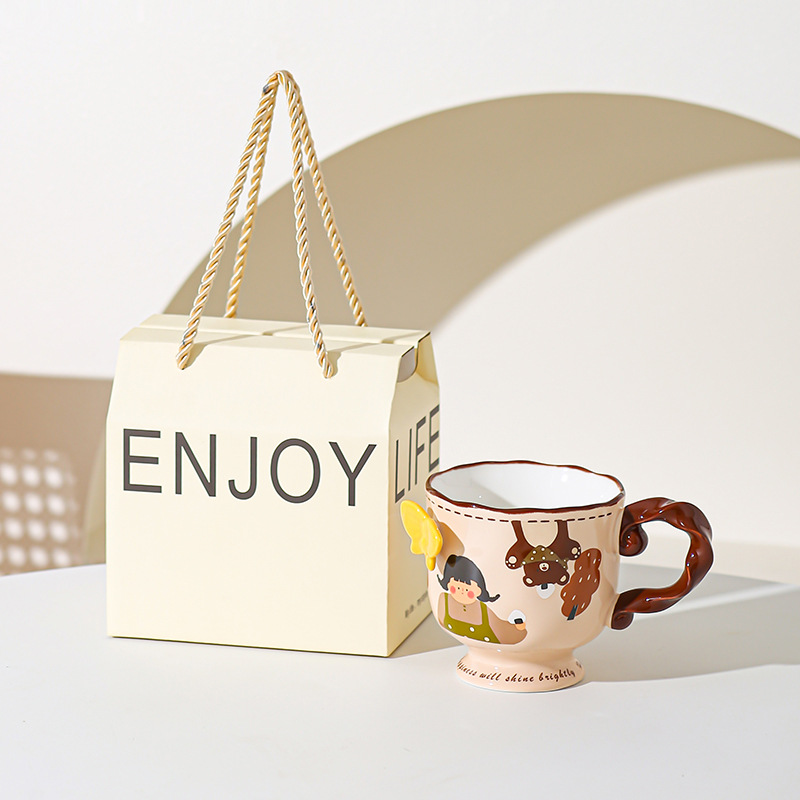 Retro encantadora chica taza de cerámica de alto valor de visualización de oficina casa taza de agua taza de café mano regalo de cumpleaños al por mayor