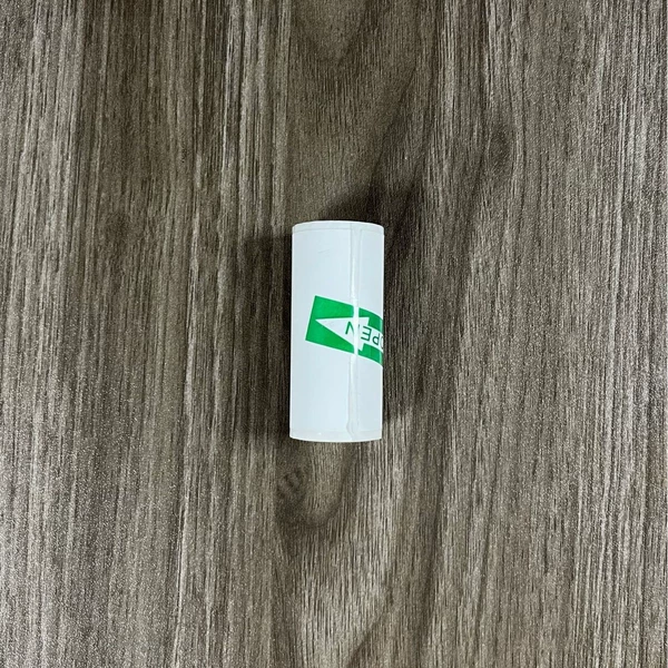 White non -dry glue volume