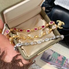 「金光年」中古の二重ブレスレットの女性の軽豪華な雰囲気があります。