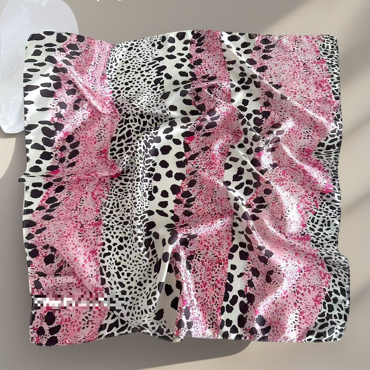41 # lenço quadrado com estampa de leopardo rosa (EB1624)