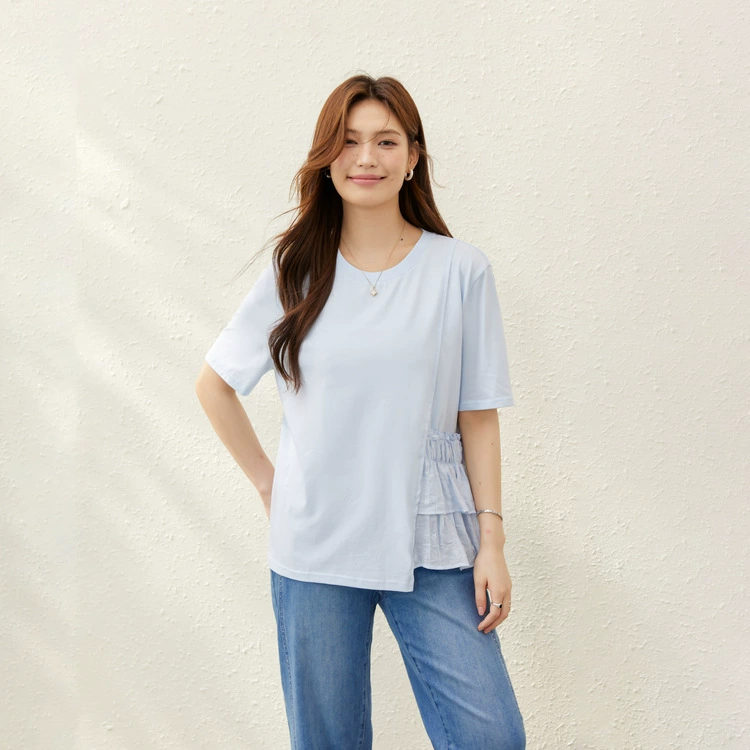 [Дизайнерская боковая вставка, западный стиль и универсальная футболка] Тонкая и яркая женская одежда больших размеров для полных мм, новый летний стиль 2025 года.