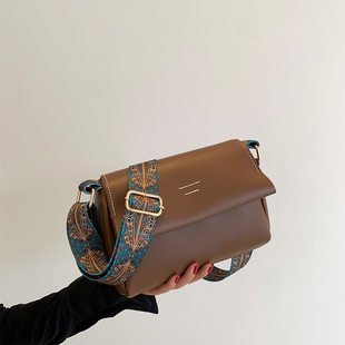 Retro polyurethane autumn one-shoulder bag, phone bag, 2023 collection, decorative stitching