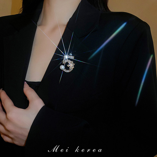 Real gold electroplating light luxury zircon digital flower snowflake elk brooch personality pin suit chest accessories