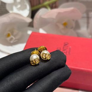 �A����V��ĸ����ٴ���Ů���y��B���ձ��L���Ʒ�S��ֱ�N