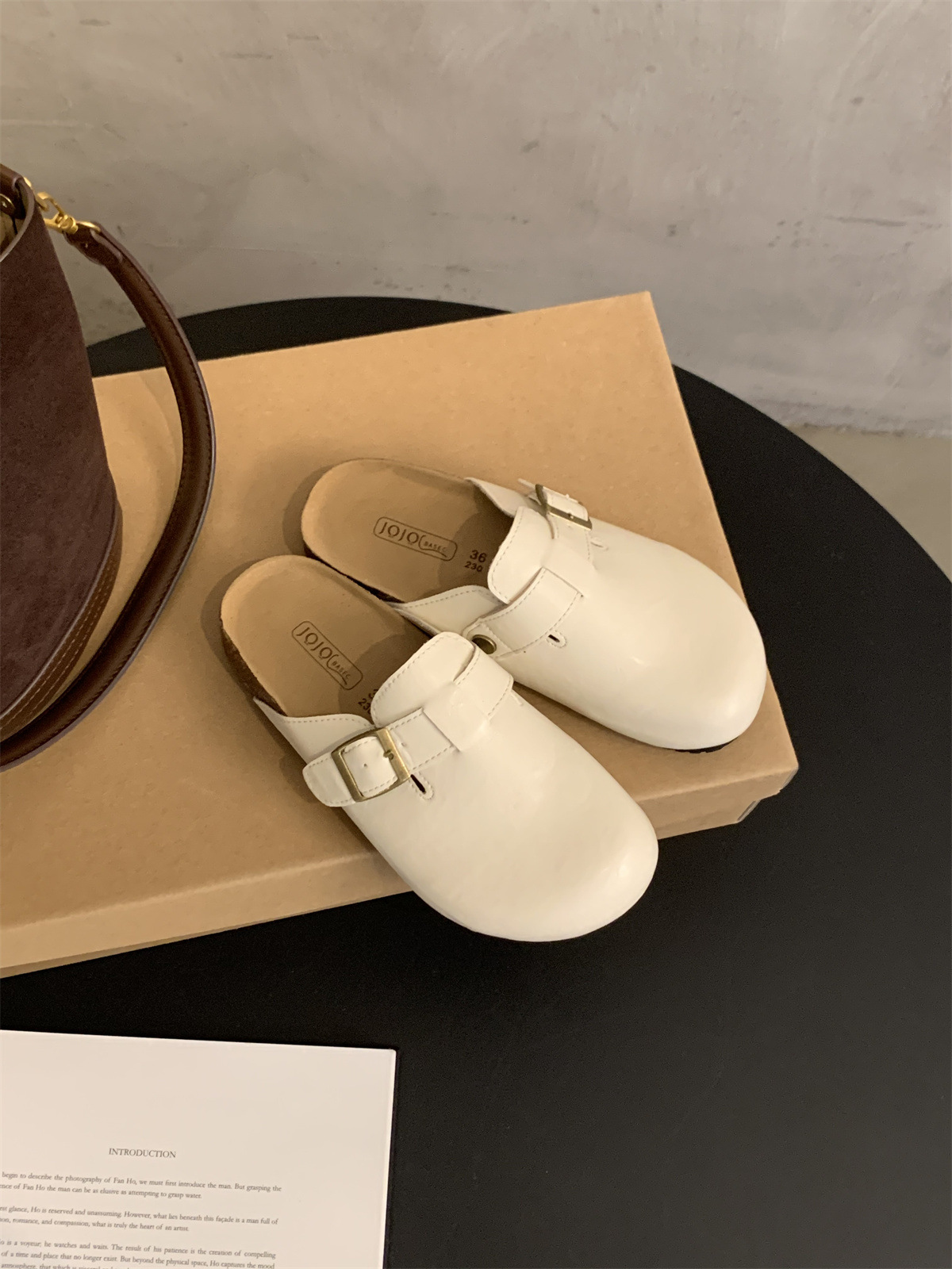 Zapatos de botellas de suela gruesa para mujeres 2024 nuevo estilo francés zapatillas frías vintage con cabeza media zapatillas de fondo plano zapatos casuales perezosos mueller