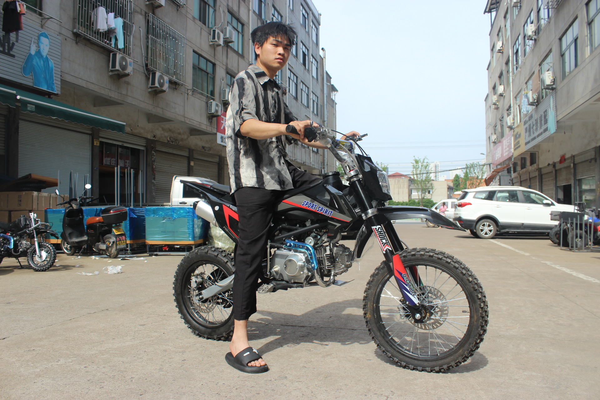 Brand New Off-Road Motorcycle, Mountain Dirt Bike with Reinforced Frame, Professional Motorcycle, 125Cc All-Terrain Motorcycle