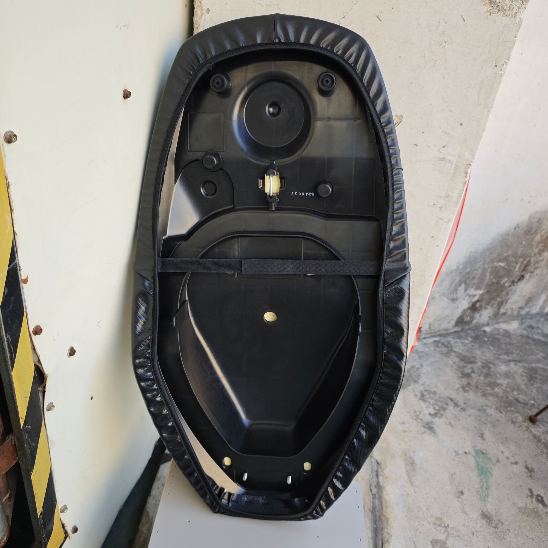 Suitable for Haojue Yu Zuan 125T10C Motorcycle Seat Cushion Cover Waterproof, Heat-Insulating and Sun-Proof Leather Seat Cushion Cover Without Nails