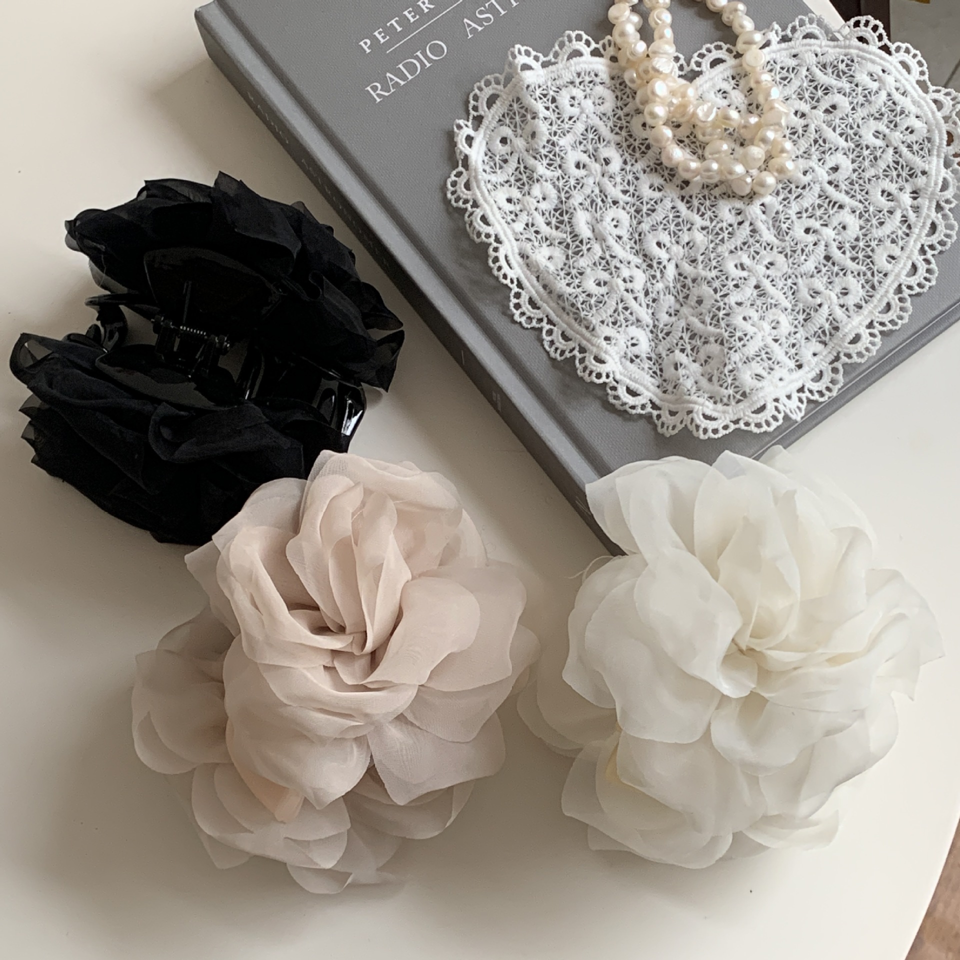 Retro, Classic Style Style Retro Classic Style Women's Flower Cloth Hair Claws