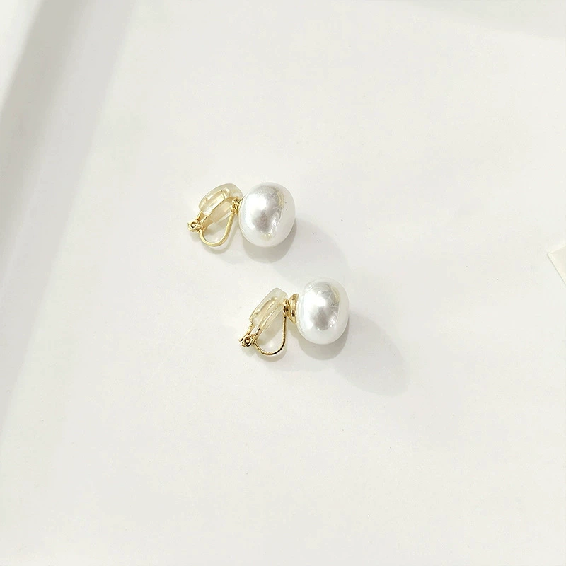 Earrings from pearl, small design ear clips