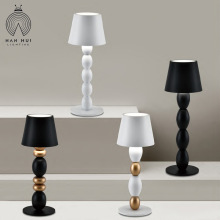 现代简约风格艺术感充电台灯 家居装饰台灯摆件 type-c充电设计师