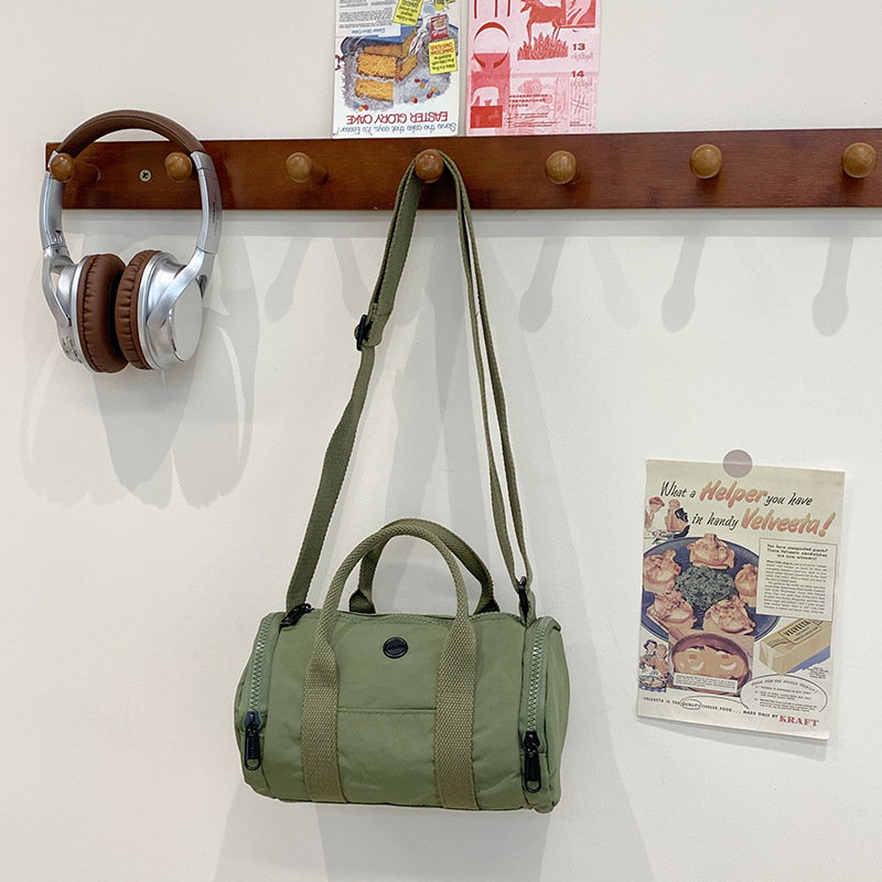 Bolso de hombro para niños y niñas de estilo coreano, color de contraste de moda, bolso de tubo portátil para bebé simple casual, nuevo bolso de almohada para niños