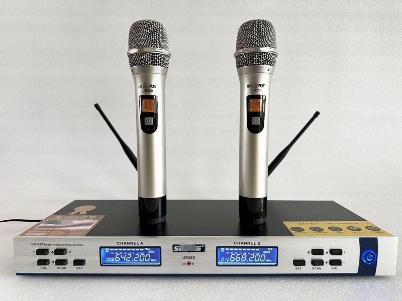 Cross-border foreign trade english version wireless microphone UR28D professional stage performance home KTV FM U-segment microphone