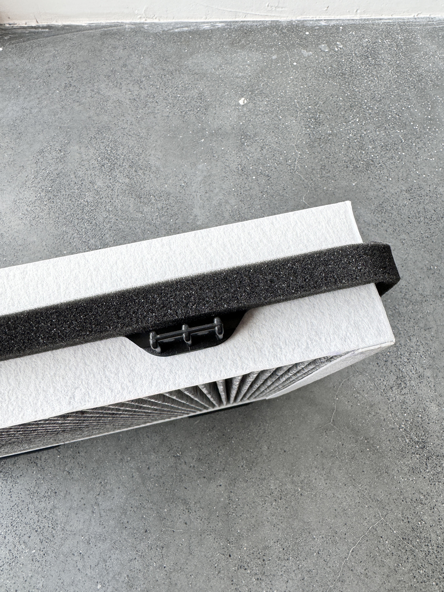 Suitable for Tesla Model S/X external air conditioning filter HEPA air conditioning filter 1647254-00-A