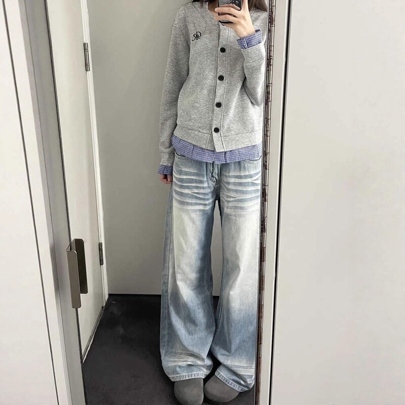 Light Blue American Retro Style Creased Washed Wide-Leg Jeans for Women, High-Waisted Loose Straight-Leg Floor-Length Pants for Autumn and Winter Light Blue American Retro Style Creased Washed Wide-Leg Jeans for Women, High-Waisted Loose Straight-Leg Floor-Length Pants for Autumn and Winter