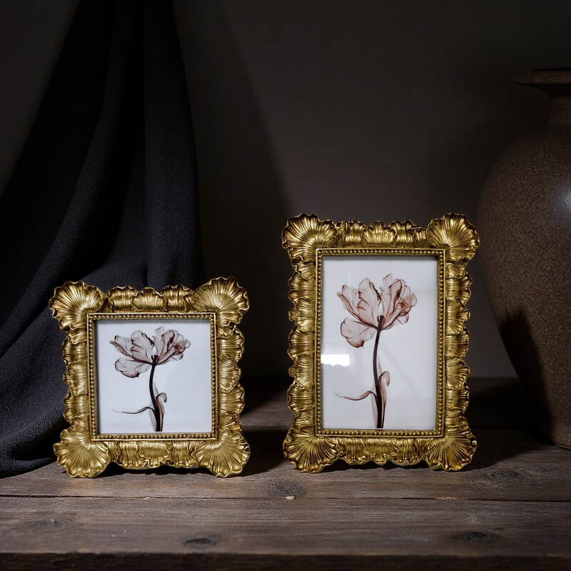 Palace-Style Three-Dimensional Relief Gold Frame, Vintage Photo Frame with an Antique Finish, Niche Art Picture Frame for Homestay Living Room Tabletop Palace-Style Three-Dimensional Relief Gold Frame, Vintage Photo Frame with an Antique Finish, Niche Art Picture Frame for Homestay Living Room Tabletop