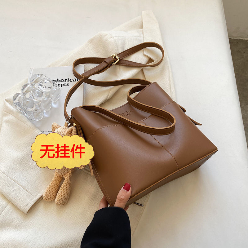 批发大容量通勤腋下包包女新款春季复古小众单肩包时尚水桶包|undefined