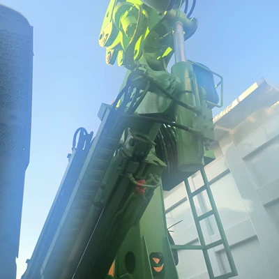 Crane to Africa, Heavy-Duty Howo – Yük maşınları