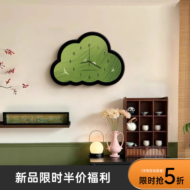 客厅墙上挂钟免打孔中古风装饰画餐厅钟表挂画轻奢高级感时钟壁画