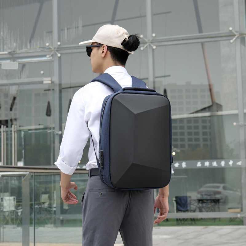 Mochila casual transfronteriza otoño y invierno nuevo tipo de mochila de computadora para hombres mochila de hombro monolithic color sólido mochila de negocios ligera